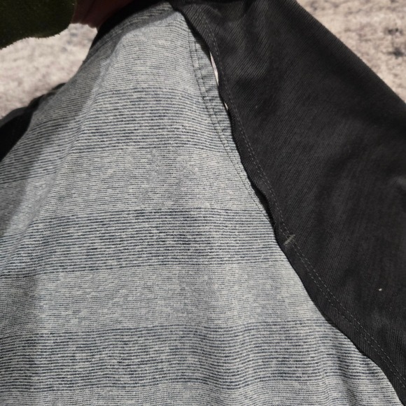 The North Face FlashDry Athletic Top Small Gray Black Running Tee - Picture 10 of 12